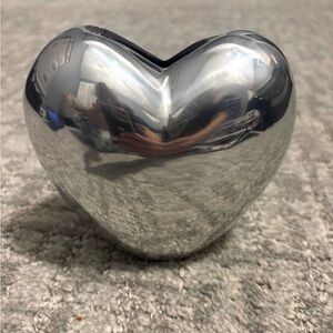 Nima Oberoi Lunares Silver Heart Vase